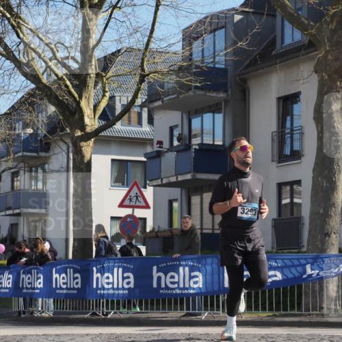 06.04.2025 - 44. Internationalen Wilhelmsburger Insellauf Luisa Fischer http://msf.ph/oto/7576402 06.04.2025 10:38:05 Ziel 3295 meine-sportfotos.de