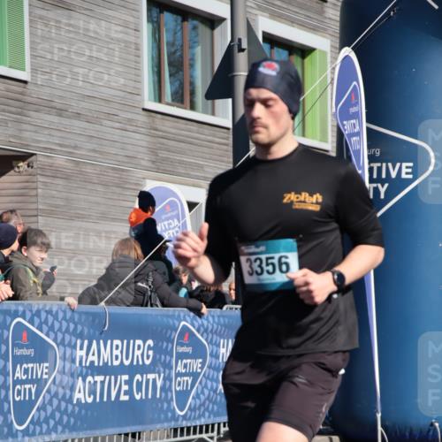 06.04.2025 - 44. Internationalen Wilhelmsburger Insellauf A. Gomolzig http://msf.ph/oto/7576413 06.04.2025 10:34:04 Ziel 3015, 3356, 3749, 4469, 4504 meine-sportfotos.de