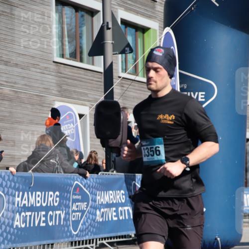 06.04.2025 - 44. Internationalen Wilhelmsburger Insellauf A. Gomolzig http://msf.ph/oto/7576419 06.04.2025 10:34:04 Ziel 3015, 3356, 3749, 4469, 4504 meine-sportfotos.de
