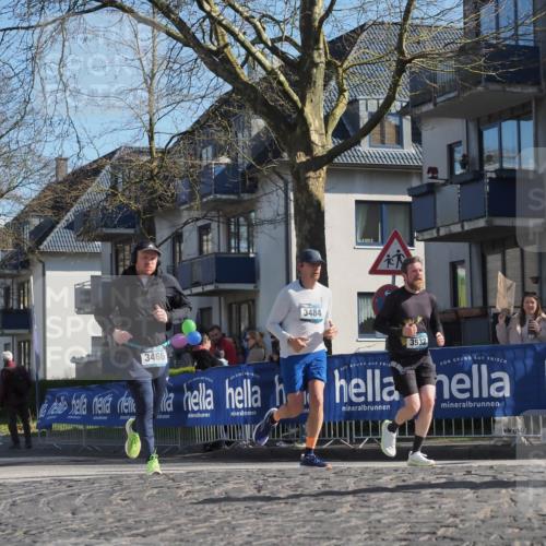 06.04.2025 - 44. Internationalen Wilhelmsburger Insellauf Luisa Fischer http://msf.ph/oto/7576434 06.04.2025 10:43:00 Ziel 3466, 3484, 3532 meine-sportfotos.de