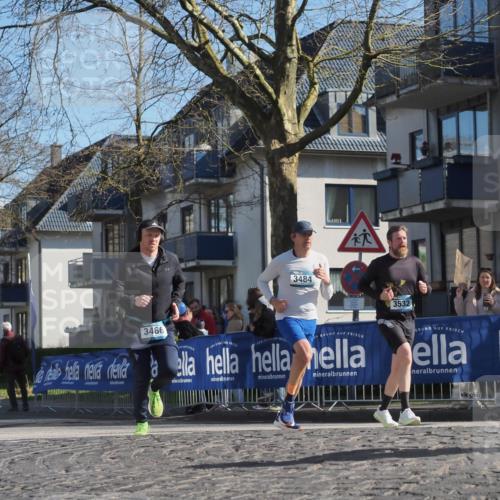 06.04.2025 - 44. Internationalen Wilhelmsburger Insellauf Luisa Fischer http://msf.ph/oto/7576444 06.04.2025 10:43:00 Ziel 3484, 3532, 3466 meine-sportfotos.de