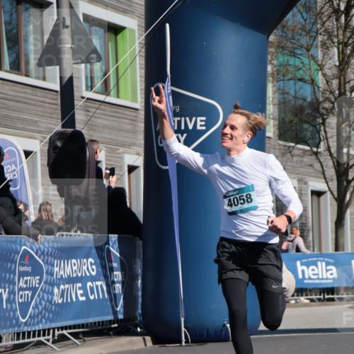 06.04.2025 - 44. Internationalen Wilhelmsburger Insellauf A. Gomolzig http://msf.ph/oto/7576502 06.04.2025 10:33:33 Ziel 4058 meine-sportfotos.de