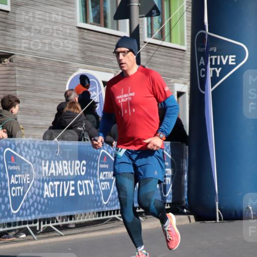 06.04.2025 - 44. Internationalen Wilhelmsburger Insellauf A. Gomolzig http://msf.ph/oto/7576583 06.04.2025 10:33:19 Ziel 3177, 3234, 4186, 4531 meine-sportfotos.de