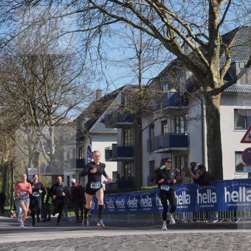 06.04.2025 - 44. Internationalen Wilhelmsburger Insellauf Luisa Fischer http://msf.ph/oto/7576588 06.04.2025 10:43:10 Ziel 3706, 3158, 4614, 3717 meine-sportfotos.de