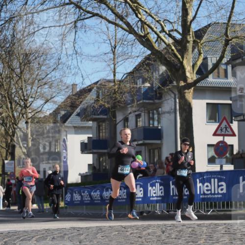 06.04.2025 - 44. Internationalen Wilhelmsburger Insellauf Luisa Fischer http://msf.ph/oto/7576652 06.04.2025 10:43:11 Ziel 3706, 4614, 3717 meine-sportfotos.de