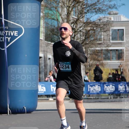 06.04.2025 - 44. Internationalen Wilhelmsburger Insellauf A. Gomolzig http://msf.ph/oto/7576657 06.04.2025 10:33:14 Ziel 3234, 3564, 3747, 4186, 4400, 4531, 5026 meine-sportfotos.de