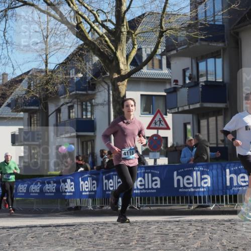 06.04.2025 - 44. Internationalen Wilhelmsburger Insellauf Luisa Fischer http://msf.ph/oto/7576660 06.04.2025 10:38:18 Ziel 4118, 3178, 3369 meine-sportfotos.de