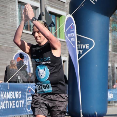 06.04.2025 - 44. Internationalen Wilhelmsburger Insellauf A. Gomolzig http://msf.ph/oto/7576729 06.04.2025 10:32:59 Ziel 3760 meine-sportfotos.de