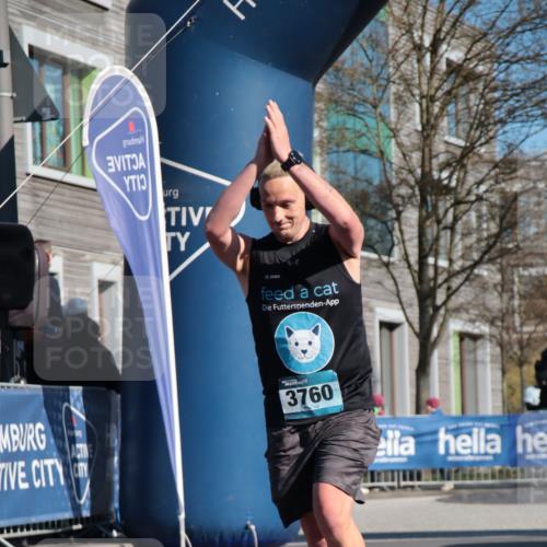 06.04.2025 - 44. Internationalen Wilhelmsburger Insellauf A. Gomolzig http://msf.ph/oto/7576752 06.04.2025 10:32:58 Ziel 3760, 4358 meine-sportfotos.de