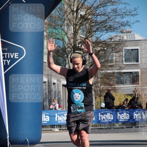06.04.2025 - 44. Internationalen Wilhelmsburger Insellauf A. Gomolzig http://msf.ph/oto/7576763 06.04.2025 10:32:58 Ziel 3760, 4358 meine-sportfotos.de