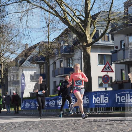06.04.2025 - 44. Internationalen Wilhelmsburger Insellauf Luisa Fischer http://msf.ph/oto/7576814 06.04.2025 10:43:13 Ziel 3706, 3827, 3158 meine-sportfotos.de