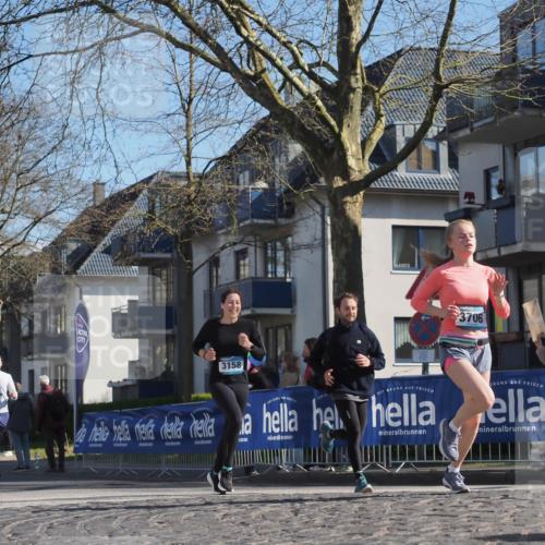 06.04.2025 - 44. Internationalen Wilhelmsburger Insellauf Luisa Fischer http://msf.ph/oto/7576854 06.04.2025 10:43:13 Ziel 3827, 3158, 3706 meine-sportfotos.de