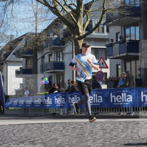 06.04.2025 - 44. Internationalen Wilhelmsburger Insellauf Luisa Fischer http://msf.ph/oto/7576879 06.04.2025 10:38:22 Ziel 4563 meine-sportfotos.de