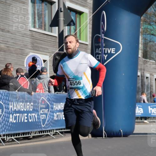 06.04.2025 - 44. Internationalen Wilhelmsburger Insellauf A. Gomolzig http://msf.ph/oto/7576904 06.04.2025 10:32:16 Ziel 3359, 4242, 4556, 5092 meine-sportfotos.de
