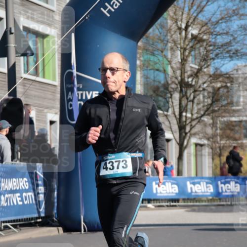 06.04.2025 - 44. Internationalen Wilhelmsburger Insellauf A. Gomolzig http://msf.ph/oto/7576927 06.04.2025 10:32:10 Ziel 3545, 4373, 4556 meine-sportfotos.de