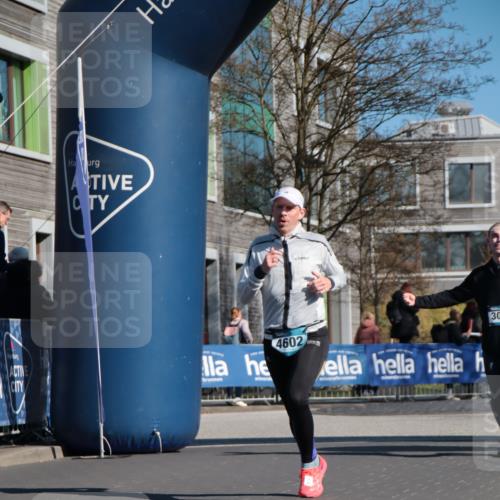 06.04.2025 - 44. Internationalen Wilhelmsburger Insellauf A. Gomolzig http://msf.ph/oto/7576964 06.04.2025 10:31:59 Ziel 3051, 3545, 4057, 4484, 4602 meine-sportfotos.de