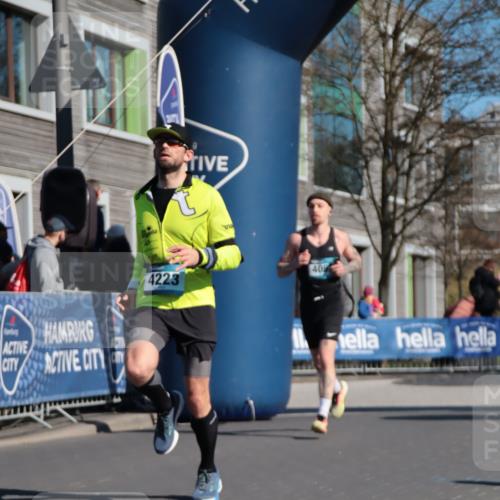 06.04.2025 - 44. Internationalen Wilhelmsburger Insellauf A. Gomolzig http://msf.ph/oto/7577050 06.04.2025 10:31:52 Ziel 3413, 3962, 4057, 4223, 4271, 4484, 4497 meine-sportfotos.de