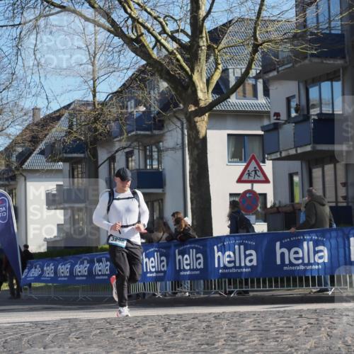 06.04.2025 - 44. Internationalen Wilhelmsburger Insellauf Luisa Fischer http://msf.ph/oto/7577054 06.04.2025 10:38:27 Ziel 3898 meine-sportfotos.de