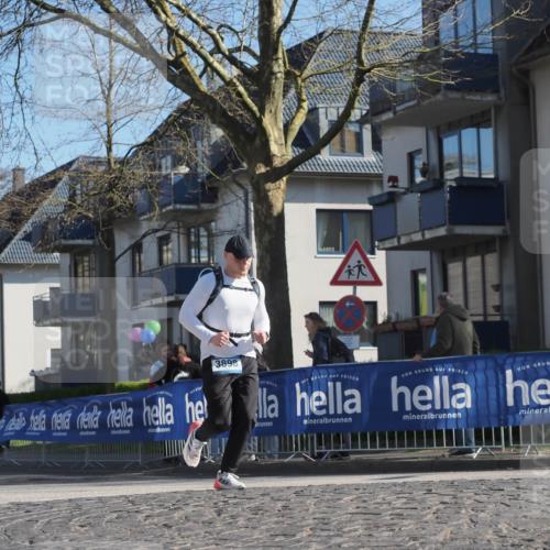 06.04.2025 - 44. Internationalen Wilhelmsburger Insellauf Luisa Fischer http://msf.ph/oto/7577081 06.04.2025 10:38:27 Ziel 3898 meine-sportfotos.de