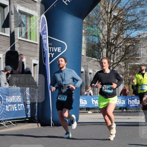 06.04.2025 - 44. Internationalen Wilhelmsburger Insellauf A. Gomolzig http://msf.ph/oto/7577103 06.04.2025 10:31:51 Ziel 3413, 3962, 4057, 4223, 4271, 4484, 4497 meine-sportfotos.de