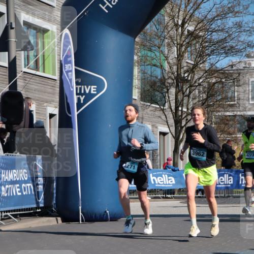 06.04.2025 - 44. Internationalen Wilhelmsburger Insellauf A. Gomolzig http://msf.ph/oto/7577114 06.04.2025 10:31:50 Ziel 3413, 3962, 4057, 4223, 4271, 4497 meine-sportfotos.de