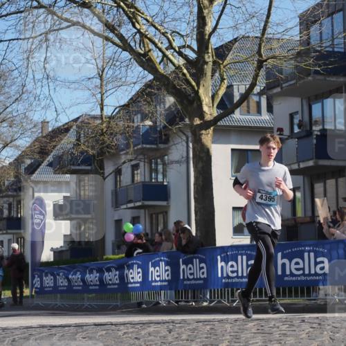 06.04.2025 - 44. Internationalen Wilhelmsburger Insellauf Luisa Fischer http://msf.ph/oto/7577171 06.04.2025 10:43:20 Ziel 4395 meine-sportfotos.de