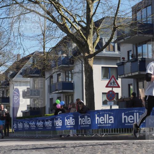 06.04.2025 - 44. Internationalen Wilhelmsburger Insellauf Luisa Fischer http://msf.ph/oto/7577202 06.04.2025 10:43:20 Ziel 3821, 444, 439 meine-sportfotos.de