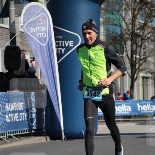 06.04.2025 - 44. Internationalen Wilhelmsburger Insellauf A. Gomolzig http://msf.ph/oto/7577259 06.04.2025 10:31:27 Ziel 3445, 3542, 3976, 4298, 5025 meine-sportfotos.de