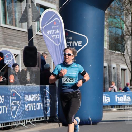 06.04.2025 - 44. Internationalen Wilhelmsburger Insellauf A. Gomolzig http://msf.ph/oto/7577309 06.04.2025 10:31:23 Ziel 3445, 3542, 3976, 4584, 5025 meine-sportfotos.de
