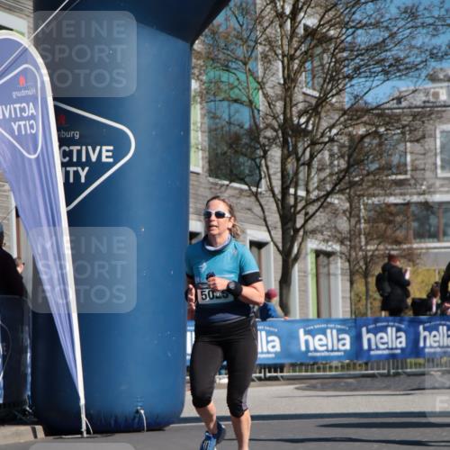 06.04.2025 - 44. Internationalen Wilhelmsburger Insellauf A. Gomolzig http://msf.ph/oto/7577330 06.04.2025 10:31:23 Ziel 3445, 3542, 3976, 4584, 5025 meine-sportfotos.de
