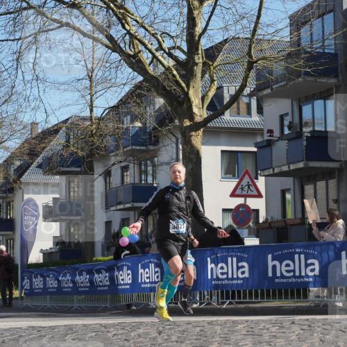 06.04.2025 - 44. Internationalen Wilhelmsburger Insellauf Luisa Fischer http://msf.ph/oto/7577350 06.04.2025 10:43:23 Ziel 3821, 3924 meine-sportfotos.de