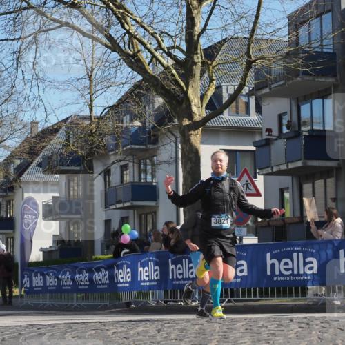 06.04.2025 - 44. Internationalen Wilhelmsburger Insellauf Luisa Fischer http://msf.ph/oto/7577372 06.04.2025 10:43:23 Ziel 3924, 3821 meine-sportfotos.de