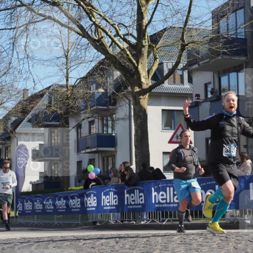 06.04.2025 - 44. Internationalen Wilhelmsburger Insellauf Luisa Fischer http://msf.ph/oto/7577402 06.04.2025 10:43:24 Ziel 735, 3924, 44, 3821 meine-sportfotos.de