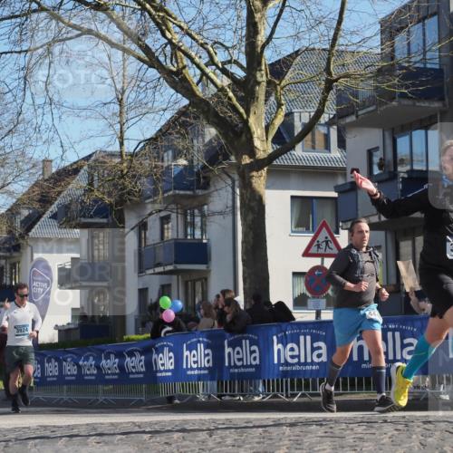 06.04.2025 - 44. Internationalen Wilhelmsburger Insellauf Luisa Fischer http://msf.ph/oto/7577415 06.04.2025 10:43:24 Ziel 3735, 3924, 3821, 44 meine-sportfotos.de