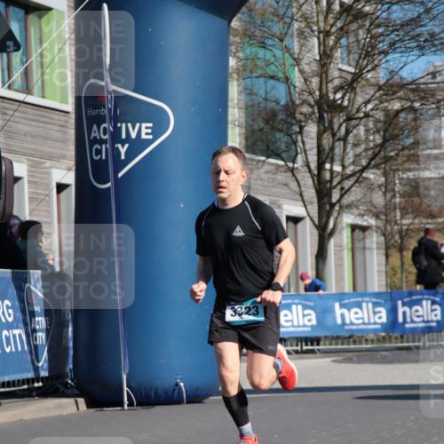 06.04.2025 - 44. Internationalen Wilhelmsburger Insellauf A. Gomolzig http://msf.ph/oto/7577429 06.04.2025 10:31:02 Ziel 3323 meine-sportfotos.de