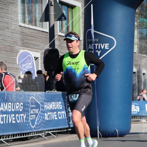 06.04.2025 - 44. Internationalen Wilhelmsburger Insellauf A. Gomolzig http://msf.ph/oto/7577470 06.04.2025 10:30:55 Ziel 3447, 3699, 3939, 4546 meine-sportfotos.de