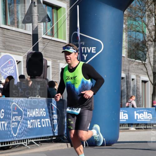 06.04.2025 - 44. Internationalen Wilhelmsburger Insellauf A. Gomolzig http://msf.ph/oto/7577474 06.04.2025 10:30:54 Ziel 3447, 3699, 3939, 4546 meine-sportfotos.de