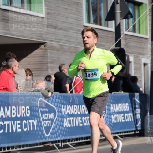 06.04.2025 - 44. Internationalen Wilhelmsburger Insellauf A. Gomolzig http://msf.ph/oto/7577527 06.04.2025 10:30:51 Ziel 3447, 3699, 3939, 4546 meine-sportfotos.de