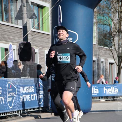 06.04.2025 - 44. Internationalen Wilhelmsburger Insellauf A. Gomolzig http://msf.ph/oto/7577561 06.04.2025 10:30:44 Ziel 3400, 3699, 4370, 4419, 4471, 4472 meine-sportfotos.de