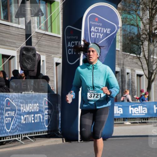 06.04.2025 - 44. Internationalen Wilhelmsburger Insellauf A. Gomolzig http://msf.ph/oto/7577726 06.04.2025 10:30:31 Ziel 3297, 3721, 3727, 3742, 4189, 4527, 4559 meine-sportfotos.de