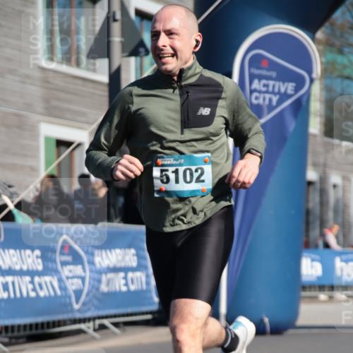 06.04.2025 - 44. Internationalen Wilhelmsburger Insellauf A. Gomolzig http://msf.ph/oto/7577817 06.04.2025 10:30:18 Ziel 3562, 4413, 5102 meine-sportfotos.de