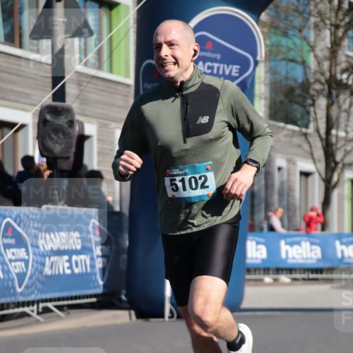 06.04.2025 - 44. Internationalen Wilhelmsburger Insellauf A. Gomolzig http://msf.ph/oto/7577822 06.04.2025 10:30:18 Ziel 3562, 4413, 5102 meine-sportfotos.de