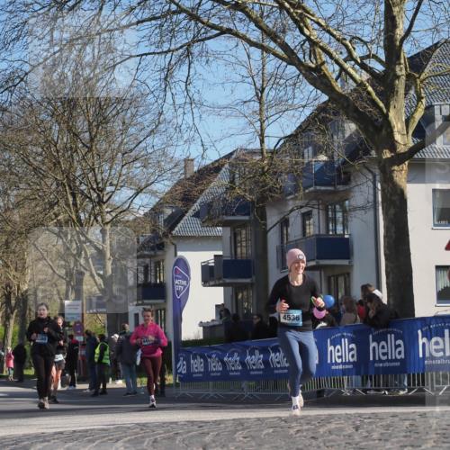 06.04.2025 - 44. Internationalen Wilhelmsburger Insellauf Luisa Fischer http://msf.ph/oto/7577831 06.04.2025 10:43:30 Ziel 3380, 44, 4536 meine-sportfotos.de