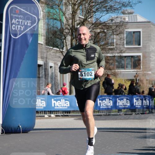 06.04.2025 - 44. Internationalen Wilhelmsburger Insellauf A. Gomolzig http://msf.ph/oto/7577837 06.04.2025 10:30:17 Ziel 3562, 4413, 5102 meine-sportfotos.de