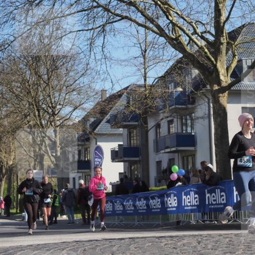 06.04.2025 - 44. Internationalen Wilhelmsburger Insellauf Luisa Fischer http://msf.ph/oto/7577903 06.04.2025 10:43:31 Ziel 3380, 4536, 4476 meine-sportfotos.de