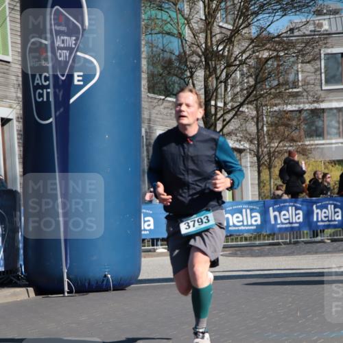 06.04.2025 - 44. Internationalen Wilhelmsburger Insellauf A. Gomolzig http://msf.ph/oto/7578015 06.04.2025 10:29:37 Ziel 3453, 3793, 3808, 4044, 4102, 4347, 5108 meine-sportfotos.de