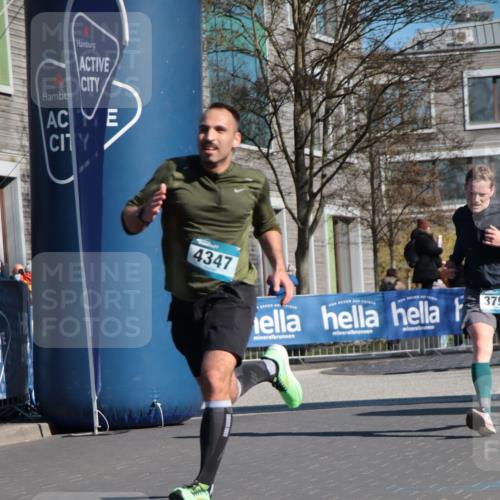 06.04.2025 - 44. Internationalen Wilhelmsburger Insellauf A. Gomolzig http://msf.ph/oto/7578025 06.04.2025 10:29:36 Ziel 3453, 3793, 3808, 4044, 4102, 4135, 4347, 5108 meine-sportfotos.de