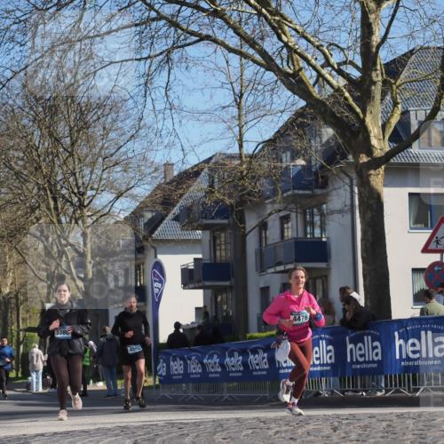 06.04.2025 - 44. Internationalen Wilhelmsburger Insellauf Luisa Fischer http://msf.ph/oto/7578029 06.04.2025 10:43:33 Ziel 3380, 4502, 4476 meine-sportfotos.de