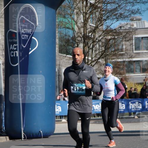 06.04.2025 - 44. Internationalen Wilhelmsburger Insellauf A. Gomolzig http://msf.ph/oto/7578067 06.04.2025 10:29:31 Ziel 3588, 3793, 4102, 4135, 4272, 4347 meine-sportfotos.de