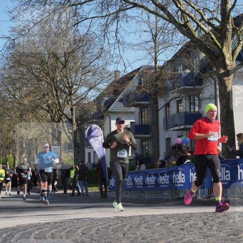 06.04.2025 - 44. Internationalen Wilhelmsburger Insellauf Luisa Fischer http://msf.ph/oto/7578071 06.04.2025 10:38:58 Ziel 350, 4337, 4047, 4359 meine-sportfotos.de